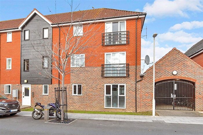 2 Bedroom Flat For Sale In Edward Vinson Drive, Faversham, Kent, ME13