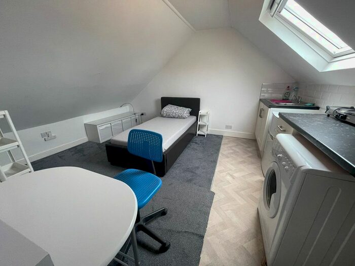 Studio To Rent In Blawith Road, Harrow, Greater London, HA1