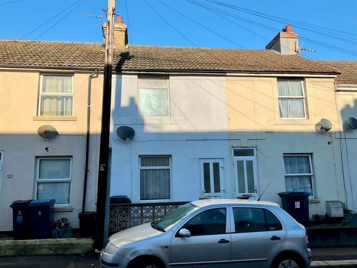 2 Bedroom Terraced House To Rent In Wyndham Road, Dover, CT17