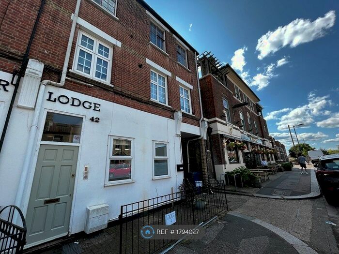 2 Bedroom Flat To Rent In Stuart Road, London, SE15