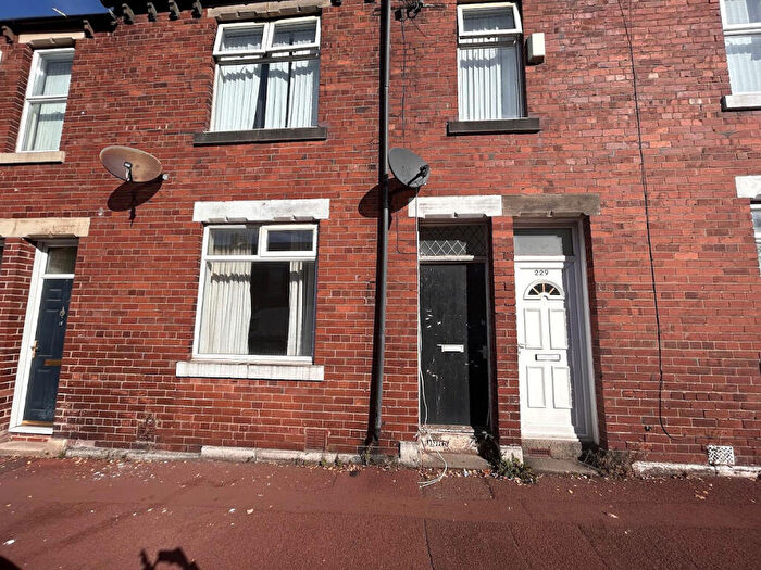 2 Bedroom Flat For Sale In Commercial Road, Byker, Newcastle Upon Tyne, Tyne And Wear, NE6
