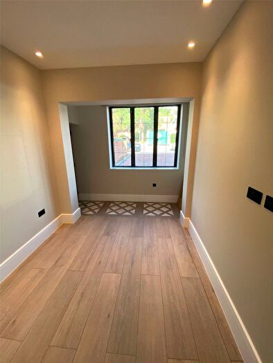 Studio To Rent In Wykeham Road, Hendon, London, NW4