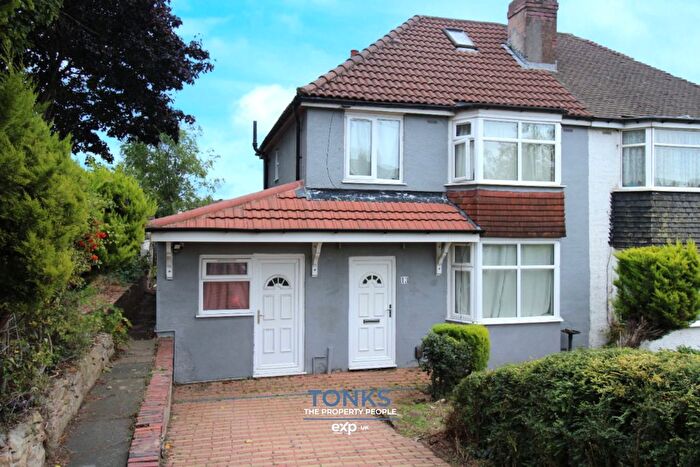 4 Bedroom Semi Detached House For Sale In Portway Hill, Rowley Regis, B65