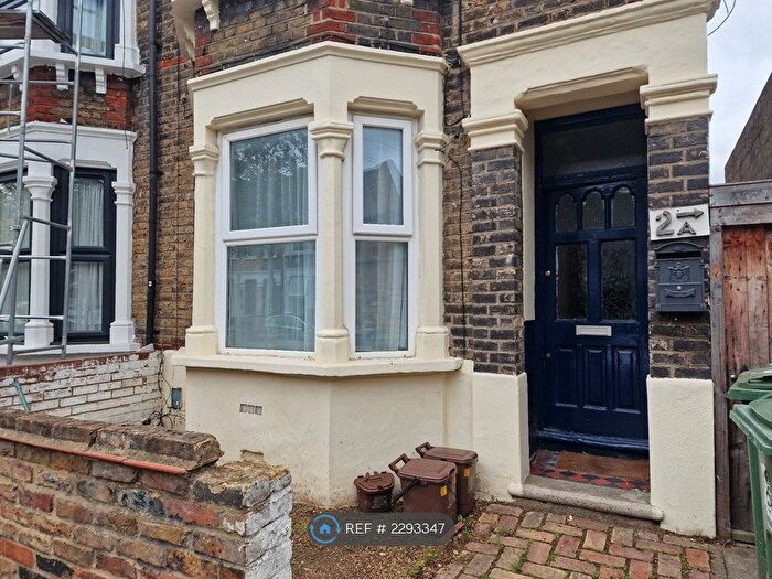 1 Bedroom Flat To Rent In Salcombe Road, London, E17