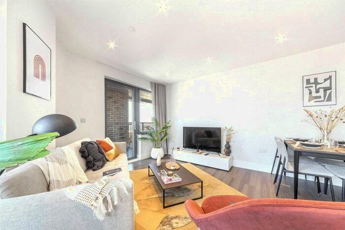 2 Bedroom Flat To Rent In Uncle Southall, Merrick Road, Southall, UB2