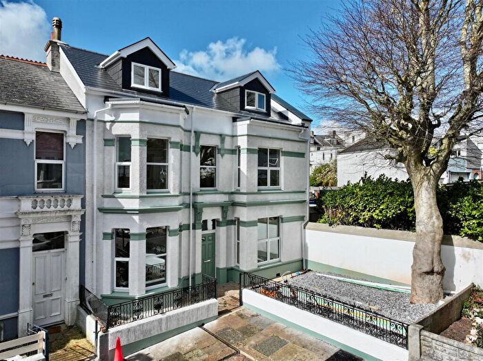4 Bedroom End Of Terrace House For Sale In Lipson, Plymouth, PL4