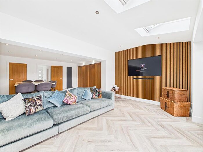 5 Bedroom Detached House For Sale In Bramley Way, Mayland, CM3