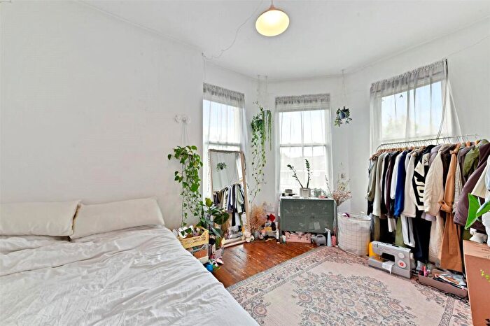 3 Bedroom Apartment To Rent In Plender Street, London, NW1