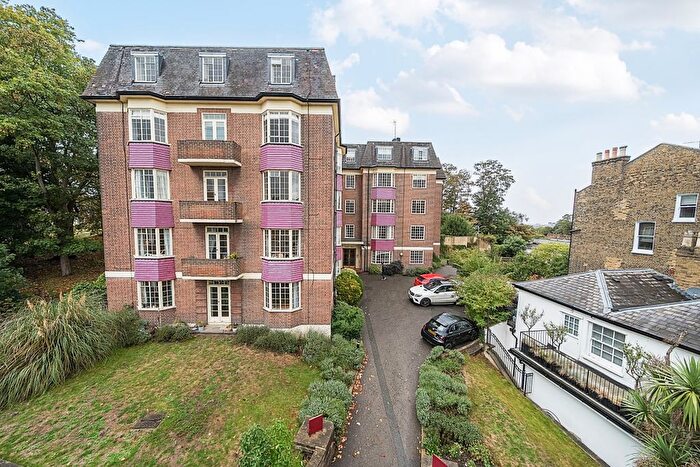 3 Bedroom Flat To Rent In Hyde Vale, Greenwich, SE10