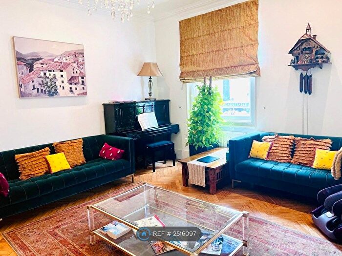 3 Bedroom Flat To Rent In Evelyn Mansions, London, SW1P