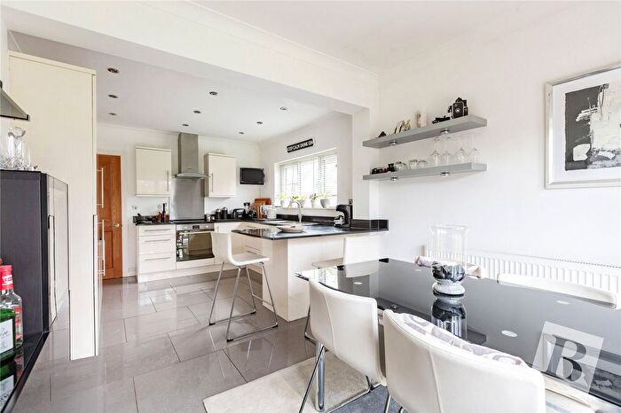 4 Bedroom Bungalow For Sale In Alma Avenue, Hornchurch, RM12