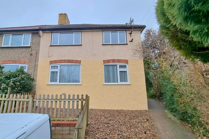 2 Bedroom Maisonette To Rent In Banstead Road, Caterham, CR3