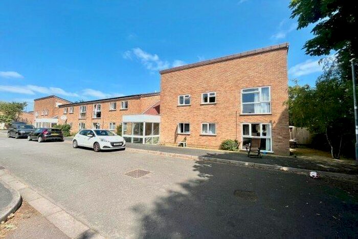 2 Bedroom Flat To Rent In Ryland Close, Leamington Spa, CV31