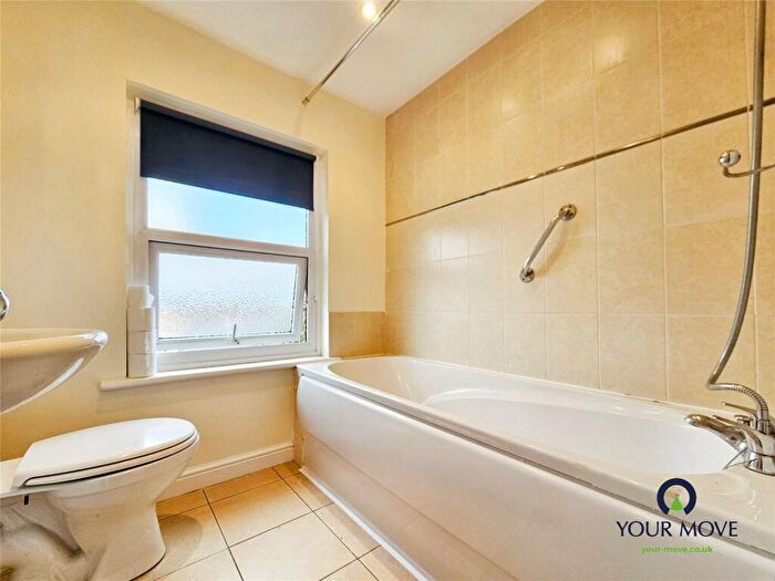 1 Bedroom Flat For Sale In Belmont Road, Broadstairs, Kent, CT10