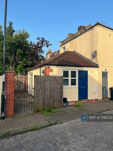 1 Bedroom Flat To Rent In Birkin Street, Bristol, BS2