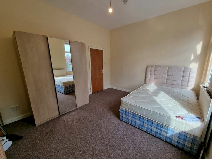 4 Bedroom Terraced House To Rent In Heald Place, M14