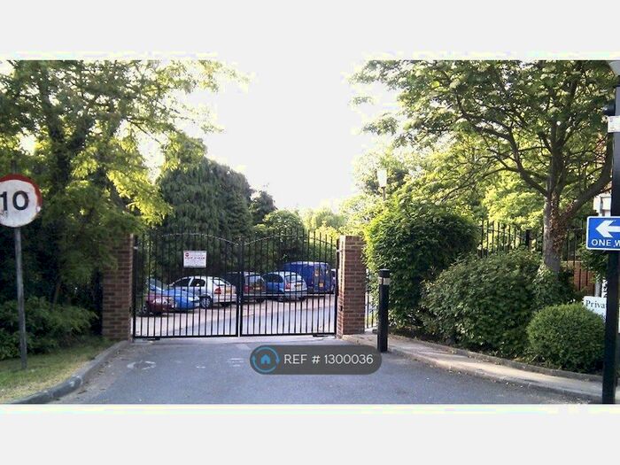 Studio To Rent In Prochester Mead, Beckenham BR3