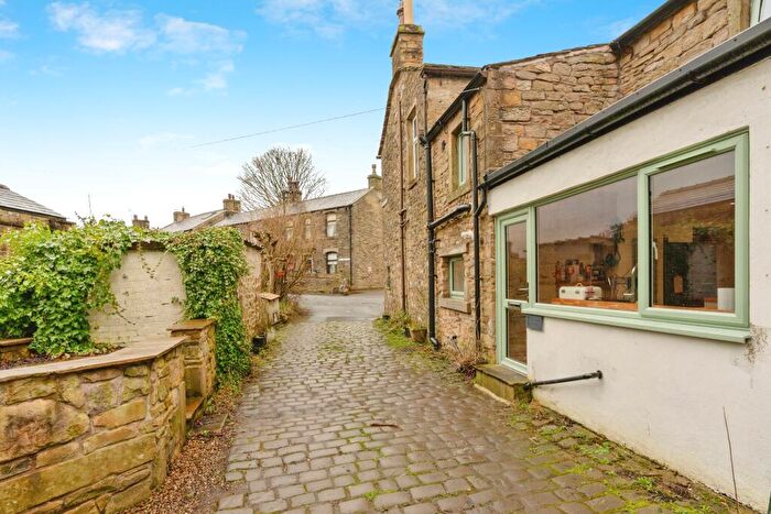 3 Bedroom Cottage To Rent In Selbourne Terrace, Barnoldswick, BB18