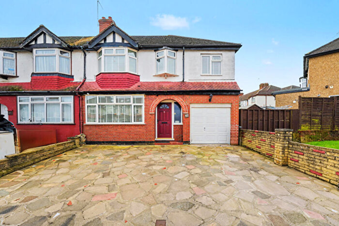 4 Bedroom House For Sale In Ascot Gardens, Enfield, EN3