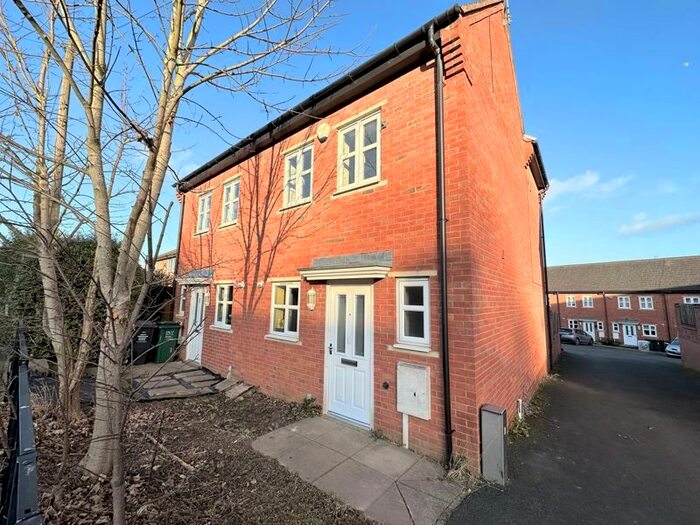 3 Bedroom Semi-Detached House To Rent In South Lodge Mews, Midway, Swadlincote, DE11