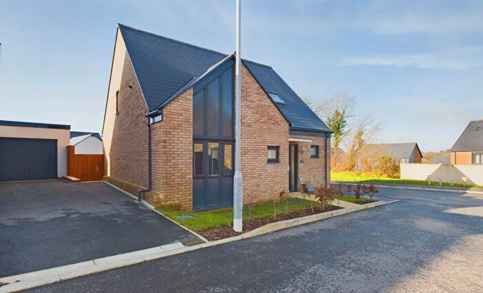 3 Bedroom Bungalow For Sale In St Marys Road, Callington, PL17