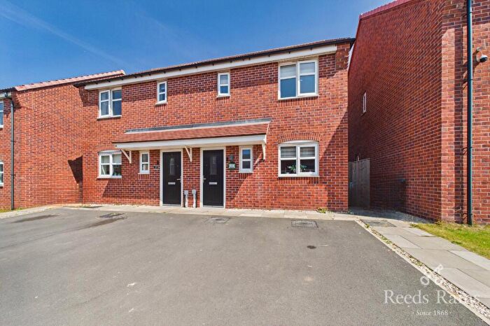 3 Bedroom Semi-Detached House For Sale In Privet Close, Bolsover, Chesterfield, Derbyshire, S44