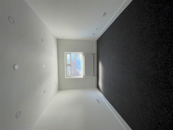 Property To Rent In Station Lane, Hornchurch, RM12