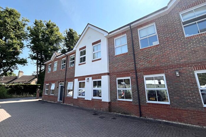 2 Bedroom Apartment To Rent In Hill Avenue, Amersham, Buckinghamshire, HP6