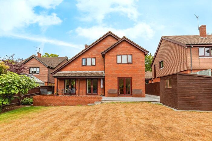 4 Bedroom Detached House For Sale In College Park Drive, Bristol, BS10