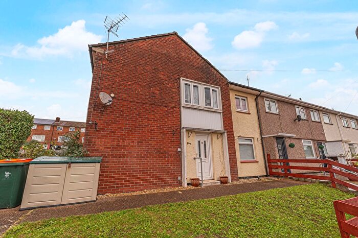 2 Bedroom Flat For Sale In Howe Circle, Newport, NP19