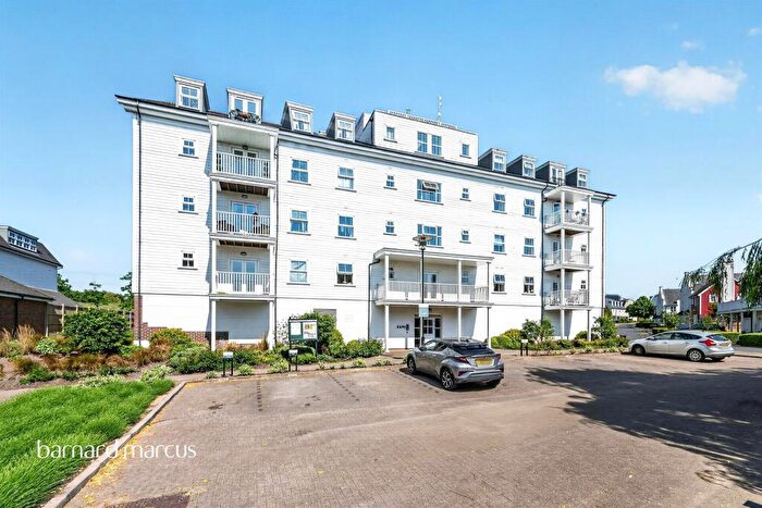 2 Bedroom Apartment For Sale In Beaumont Drive, Worcester Park, KT4
