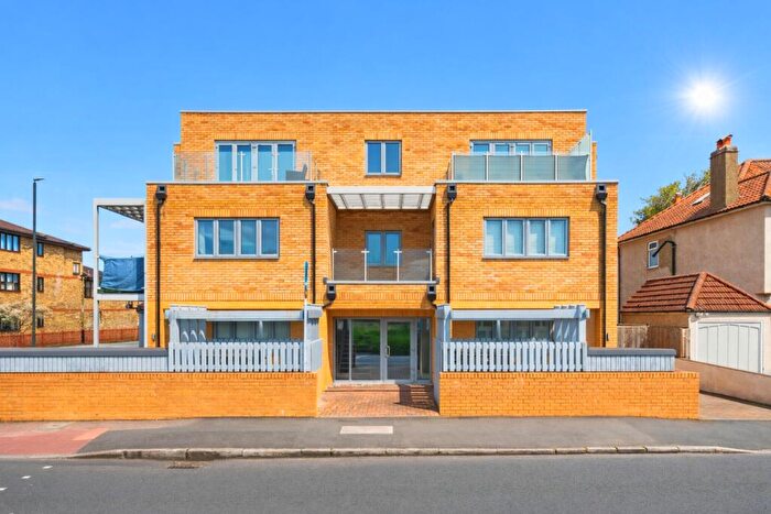 2 Bedroom Apartment For Sale In Commonside East, Mitcham, CR4