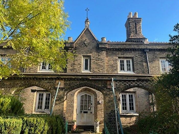 2 Bedroom Terraced House For Sale In High Street, London, SE20