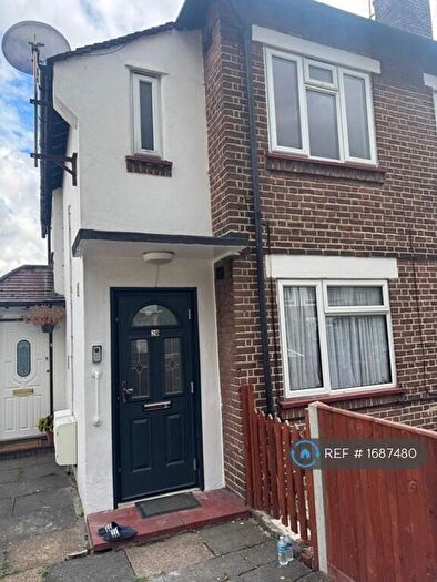 2 Bedroom Flat To Rent In Alexandra Close, Harrow, HA2