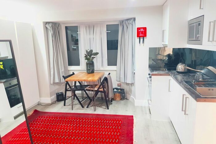 Studio To Rent In St. Andrews Road, London W3