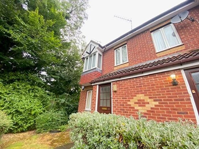 1 Bedroom Flat To Rent In Dorset Mews, London, N3