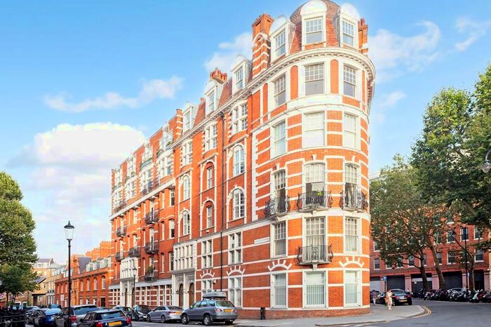 3 Bedroom Flat To Rent In Cadogan Gardens, London, SW3