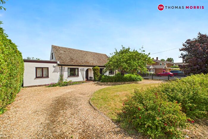 4 Bedroom Bungalow For Sale In Marsh Lane, Hemingford Grey, Huntingdon, Cambridgeshire, PE28