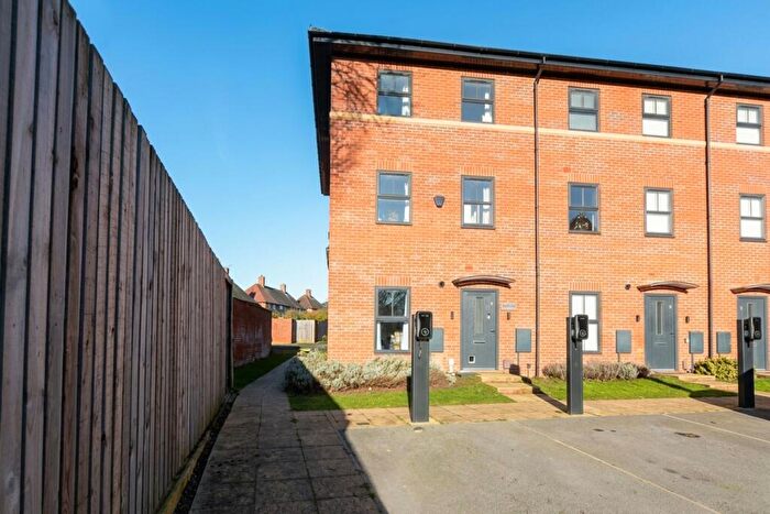 2 Bedroom End Of Terrace House To Rent In Dallington Street, Nottingham, NG8