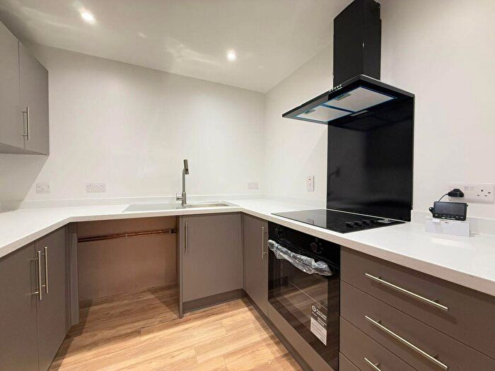 2 Bedroom Maisonette To Rent In Lower High Street, Stourbridge, DY8