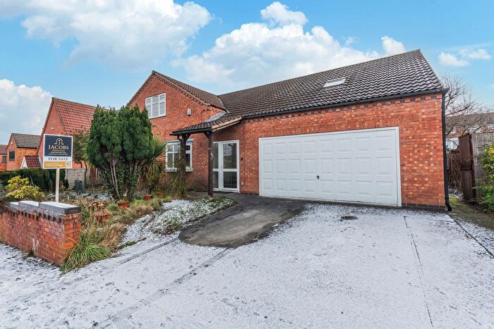 6 Bedroom Detached House For Sale In Derwent Avenue, Mansfield, Nottinghamshire, NG18