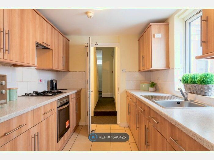 6 Bedroom Terraced House To Rent In Marle Hill Parade, Cheltenham, GL50