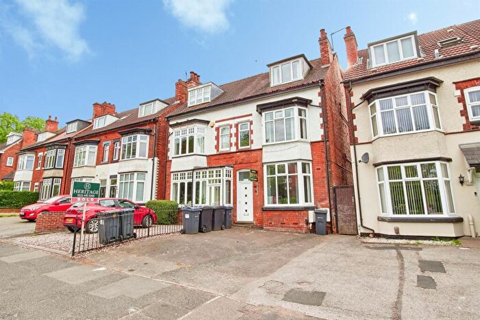 5 Bedroom End Of Terrace House For Sale In Alcester Road South, Birmingham, B14