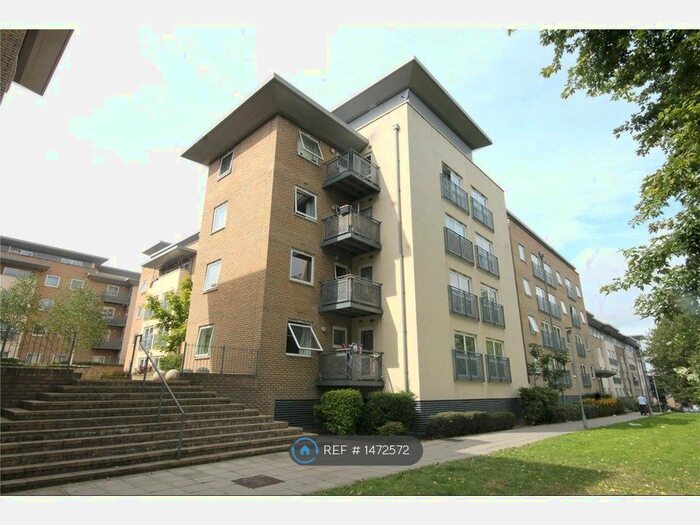 2 Bedroom Flat To Rent In Cline Road, London, N11