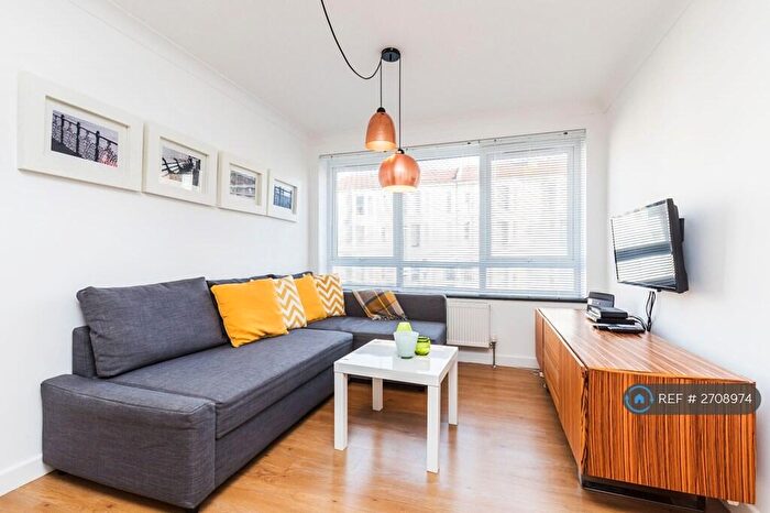 2 Bedroom Flat To Rent In Longman Court, Southsea, PO5