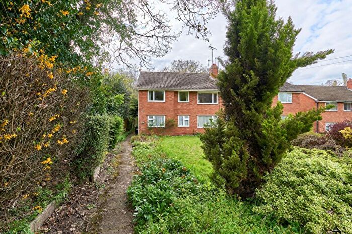 2 Bedroom Maisonette For Sale In Marion Way, Hall Green, Birmingham, B28