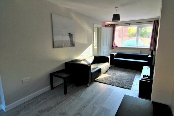 6 Bedroom Private Hall To Rent In Booth Gardens, Lancaster, LA1