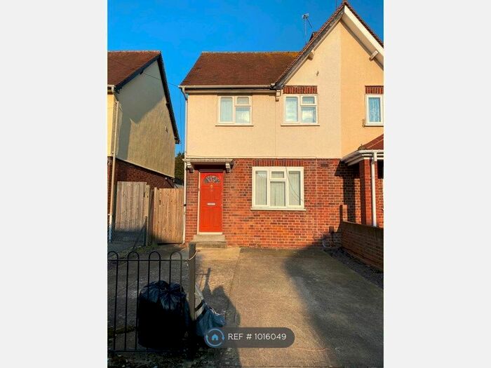 2 Bedroom Semi-Detached House To Rent In Collingwood Road, Uxbridge, UB8