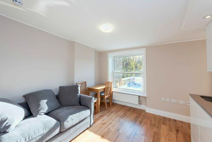 1 Bedroom Flat To Rent In Earls Court, Earls Court, London, SW5