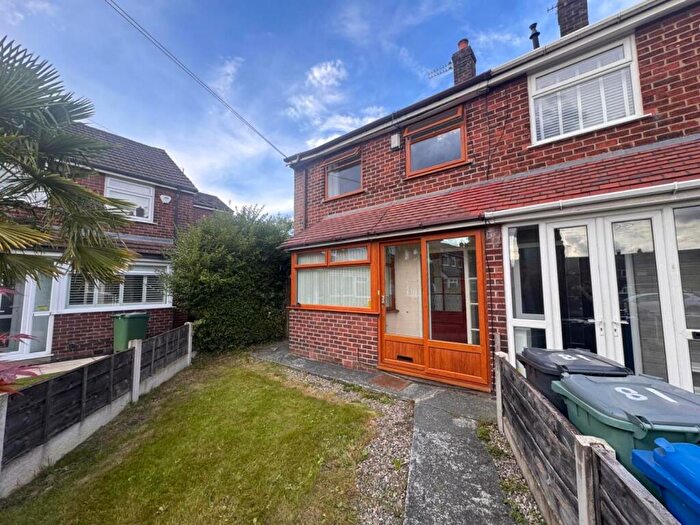 3 Bedroom Semi-Detached House To Rent In Blenmar Close, Radcliffe, Manchester, M26